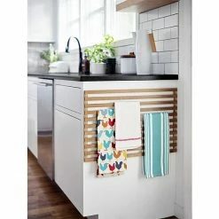 Hooks & Hanging Strips Command™ Medium Picture Hanging Strips, White, 22 Strips/Pack (17204-22NA) 11 Hooks & Hanging Strips Command™ Medium Picture Hanging Strips, White, 22 Strips/Pack (17204-22NA) -Bankers Box shop 32C98D1F B8EA 4853 9F91B295F493C19E s7