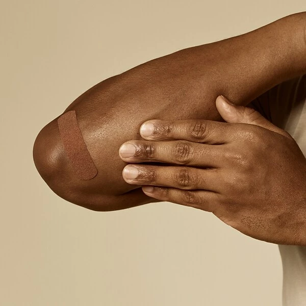 Band-Aid Brand OurTone Adhesive Bandages, BR55, 30 Count (119586) 5 Band-Aid Brand OurTone Adhesive Bandages, BR55, 30 Count (119586) - Image 3